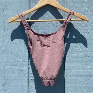 Alo set with cutouts